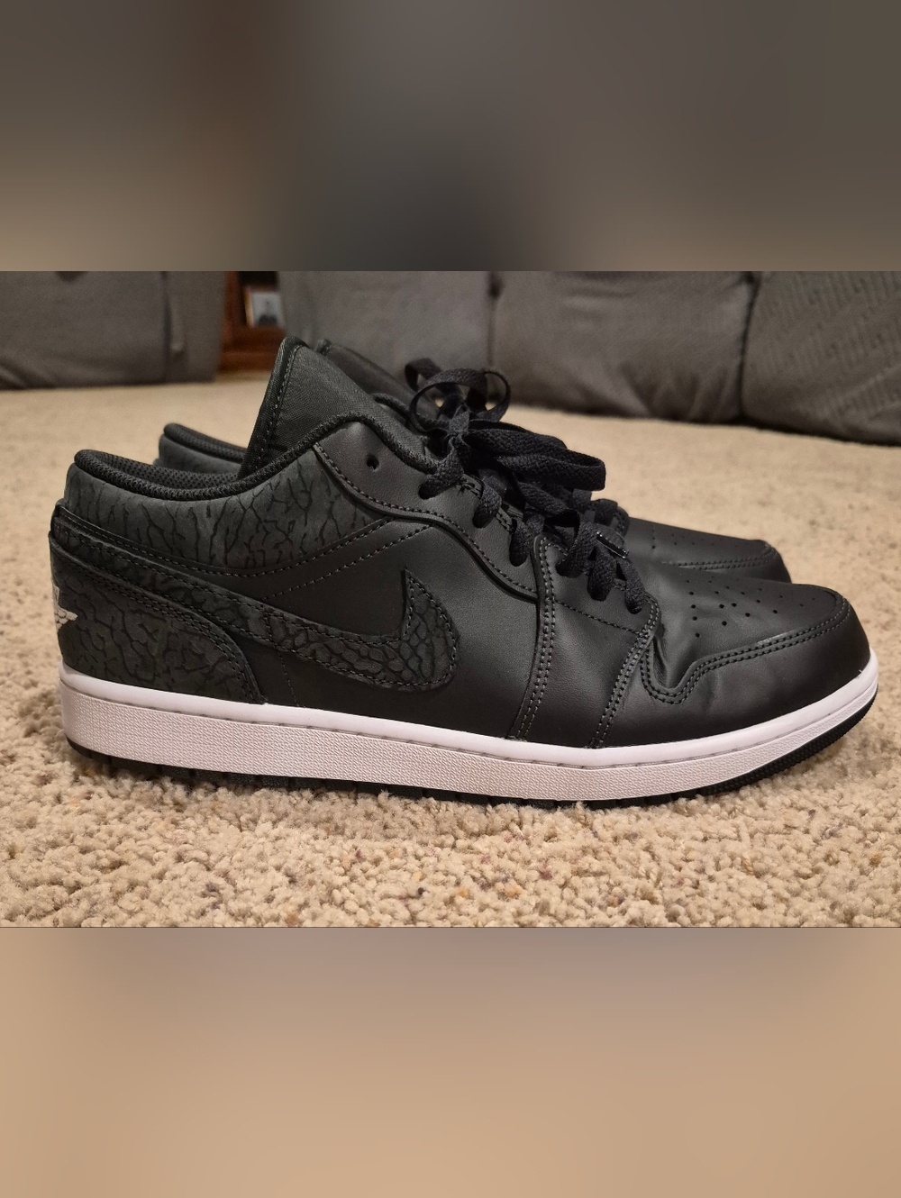 Jordan 1 Low - Picture 2 of 5